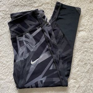Nike Epic Luxe Crops